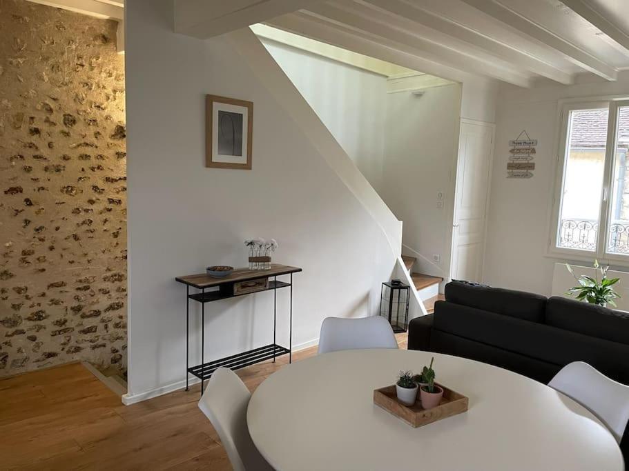 Tiny Paradise - 2 Bedrooms Apartment Montigny-sur-Loing Extérieur photo